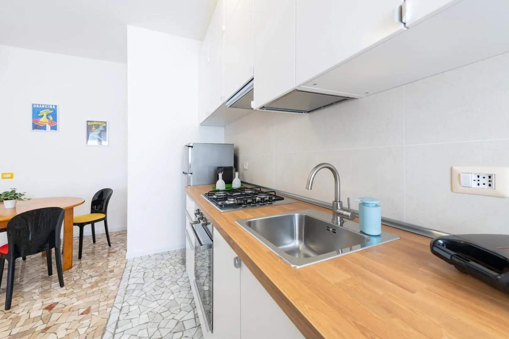 Metro M3 - 10 Min Duomo - Cozy Apt W Balcony And Ac Milánó 0*,  Olaszország