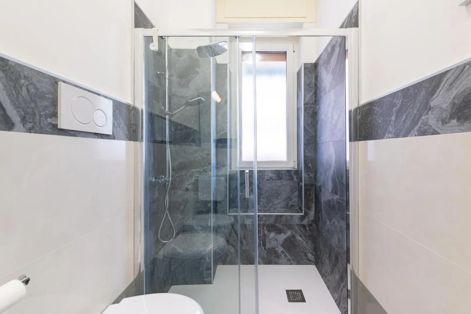 Metro M3 - 10 Min Duomo - Cozy Apt W Balcony And Ac Milánó 0*,
